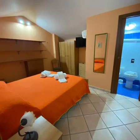 In Recidence A 100 Metri Dal Mare Con Servizio Di Piscina A 100 Metri Vicino Cefalu Campofelice Di Roccella