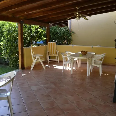 In Recidence A 100 Metri Dal Mare Con Servizio Di Piscina A 100 Metri Vicino Cefalu Holiday home