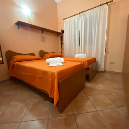 In Recidence A 100 Metri Dal Mare Con Servizio Di Piscina A 100 Metri Vicino Cefalu Holiday home Campofelice Di Roccella